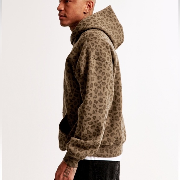 (NWT) Abercrombie & Fitch Men’s Essential Popover Hoodie Animal Print, Large - Picture 3 of 14